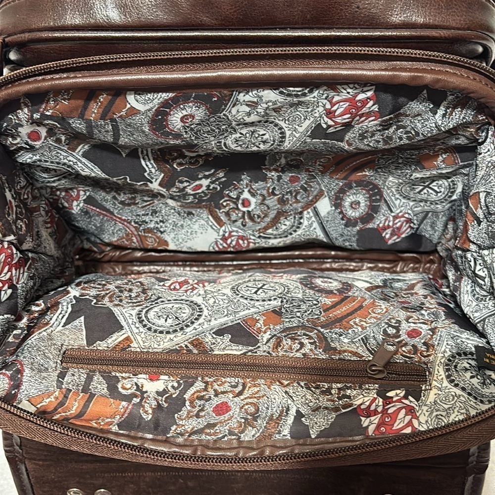 Messenger Leather Gladstone Style Bag, Sienna & Expresso Brown - Picture 6 of 13